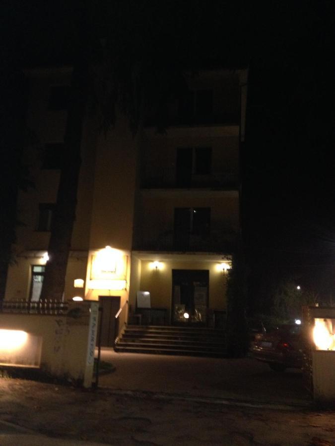 Residence Il Rampicanteモンティチェッリ・テルメ エクステリア 写真